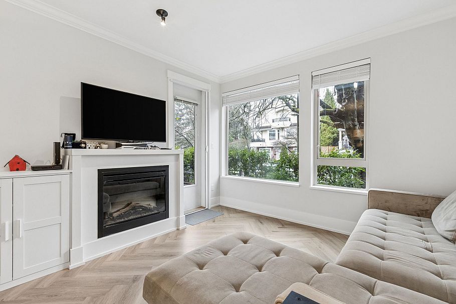 107 159 W 22nd Street North Vancouver, BC - 6