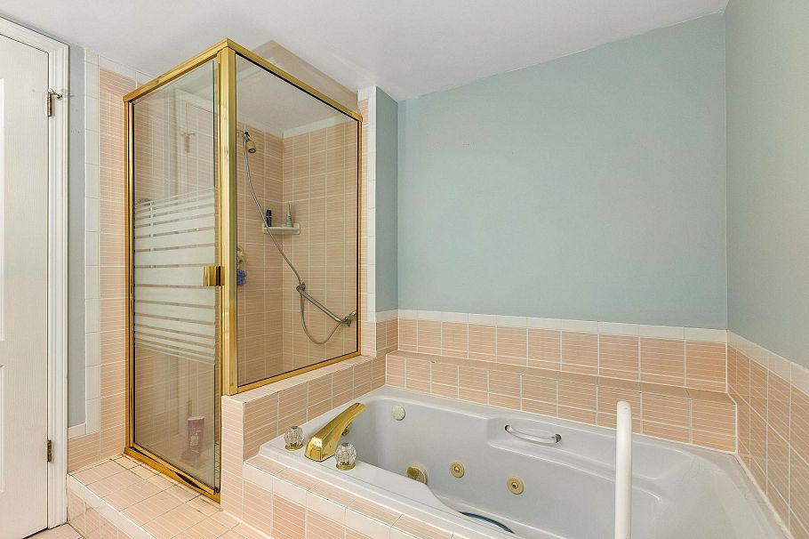 103 7580 Columbia Street Vancouver, BC - 12