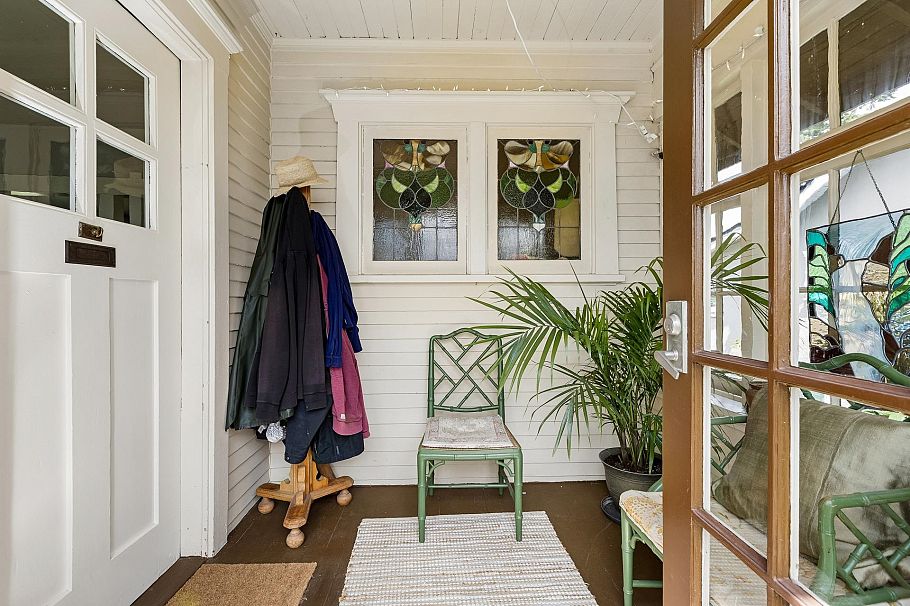 534 E 7th Street North Vancouver, BC - 2