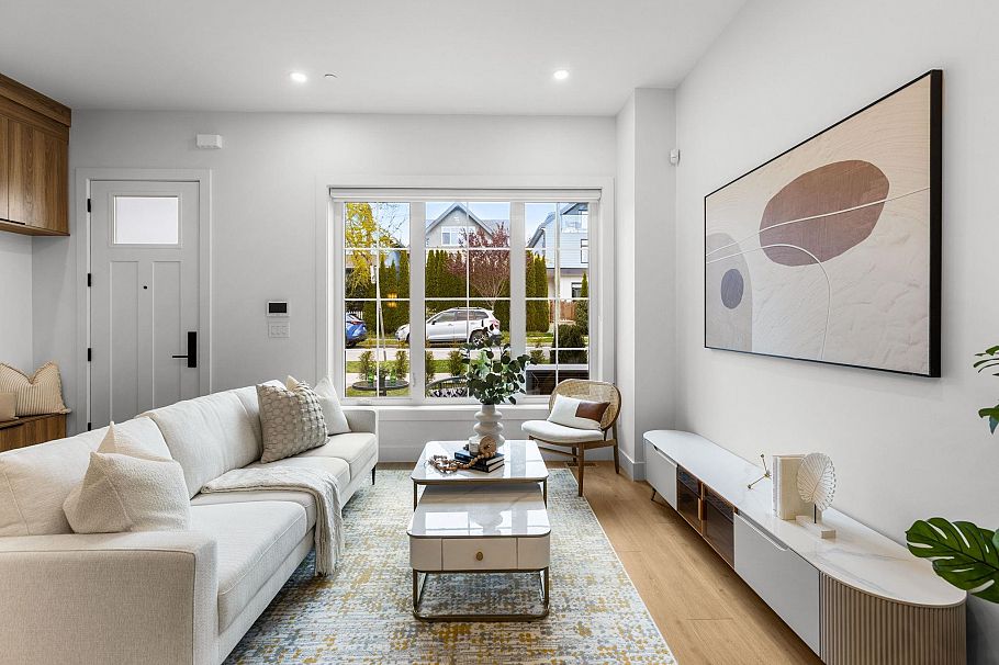 1 1620 E 11th Avenue Vancouver, BC - 1