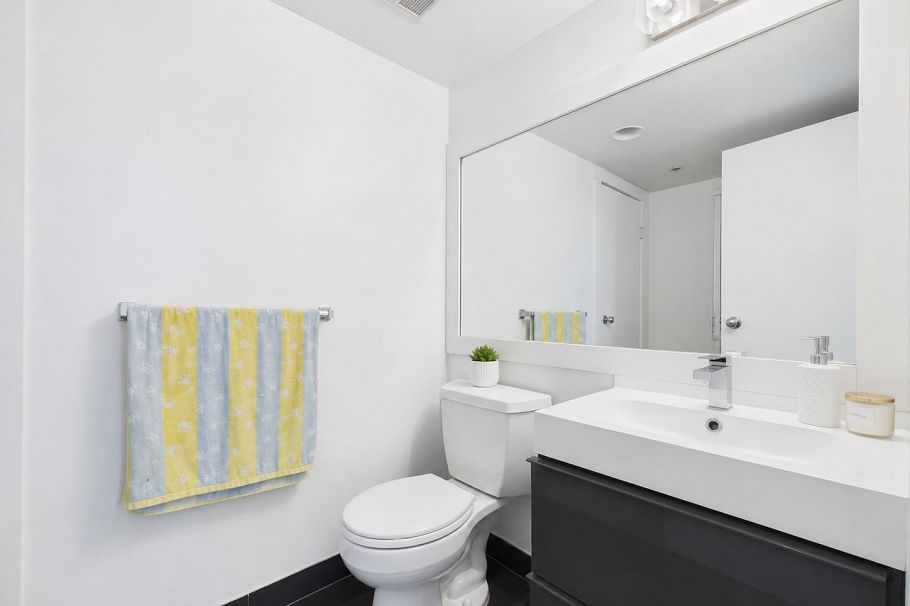 708 1188 Howe Street Vancouver, BC - 18