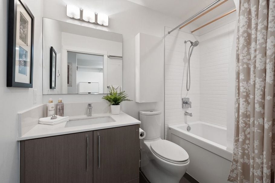 105 3479 Wesbrook Mall Vancouver, BC - 2