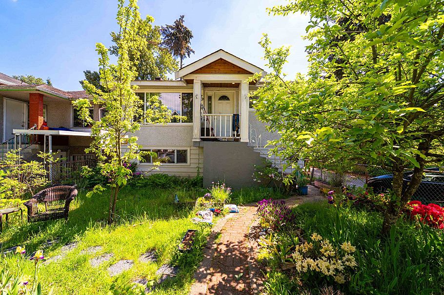 3446 William Street Vancouver, BC - 2