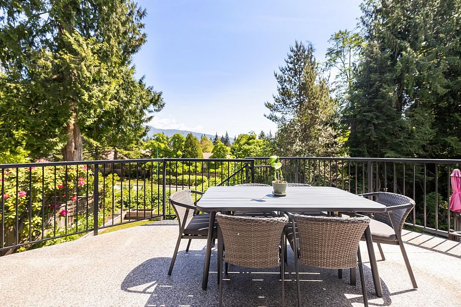 3985 Frames Place North Vancouver, BC - 26