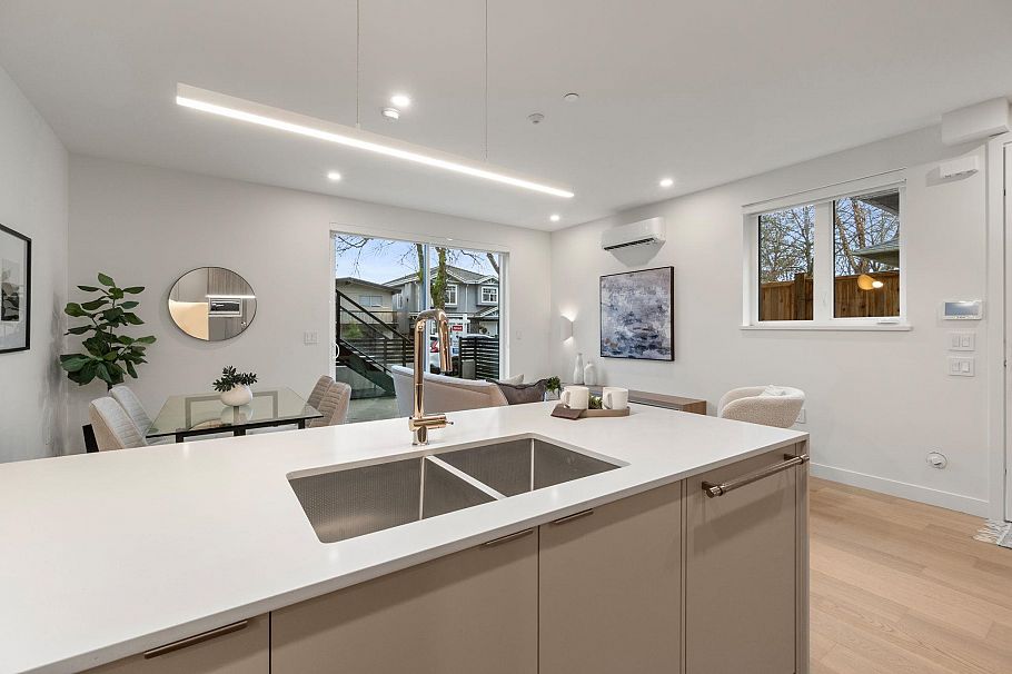 4 4963 Chester Street Vancouver, BC - 5