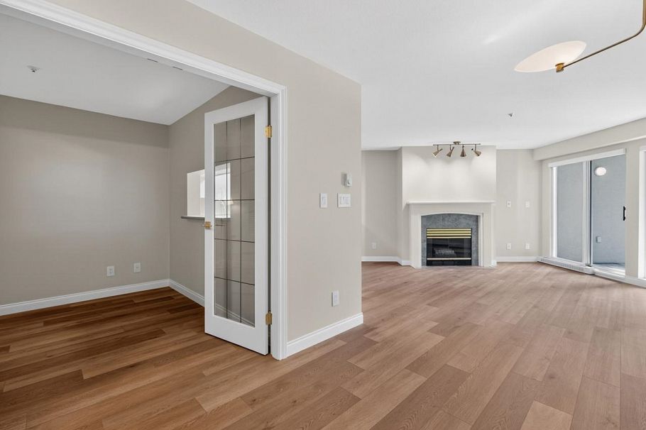 109 8460 Jellicoe Street Vancouver, BC - 10