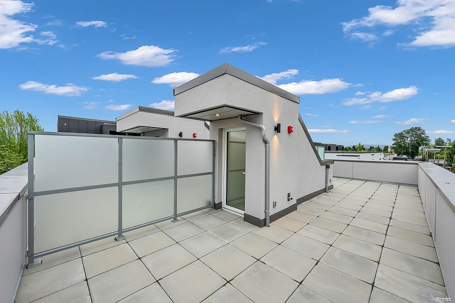 1732 Templeton Drive Vancouver, BC - 2