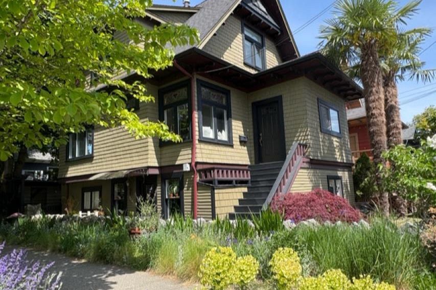 401 E King Edward Avenue Vancouver, BC - 1