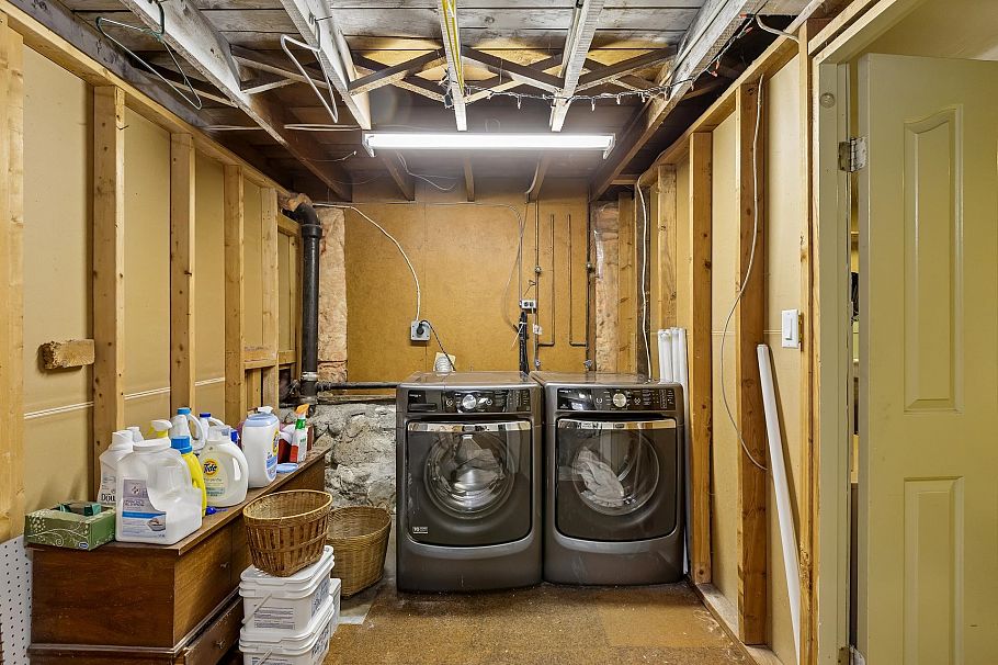 534 E 7th Street North Vancouver, BC - 19