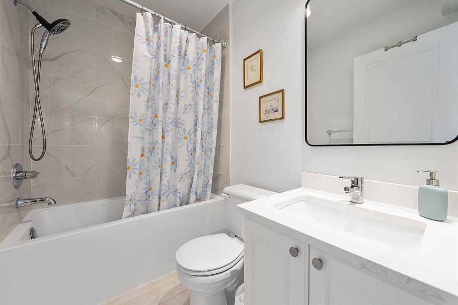 1 8581 Jellicoe Street Vancouver, BC - 24
