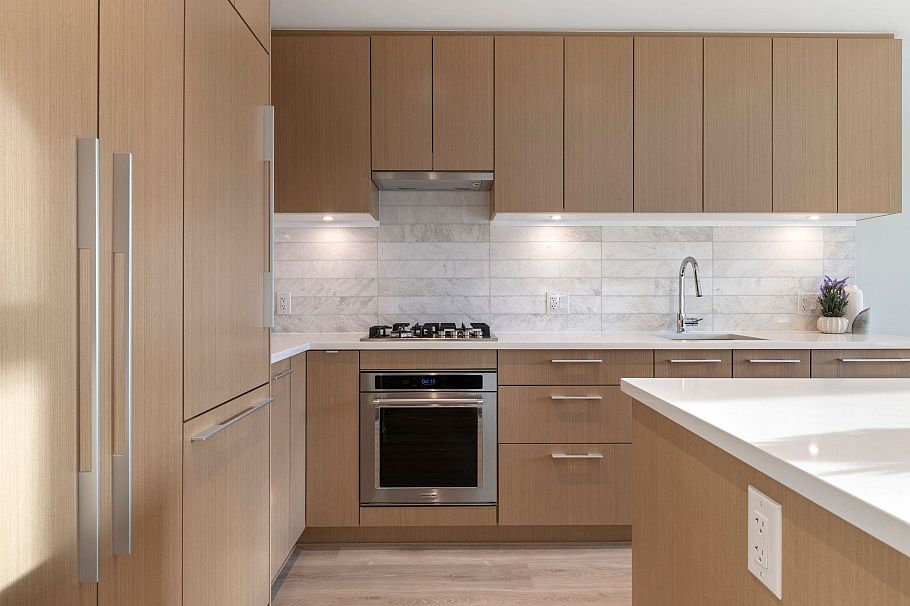 312 110 E 17th Street North Vancouver, BC - 10