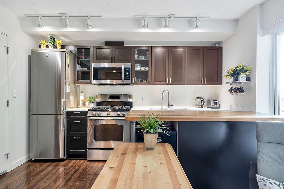 201 4888 Nanaimo Street Vancouver, BC - 4