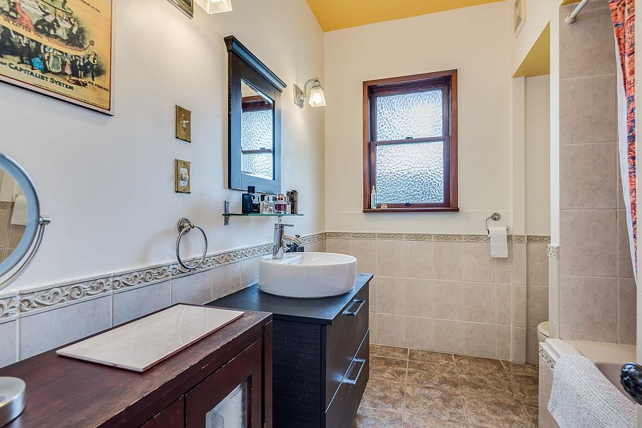 341 E 58th Avenue Vancouver, BC - 14