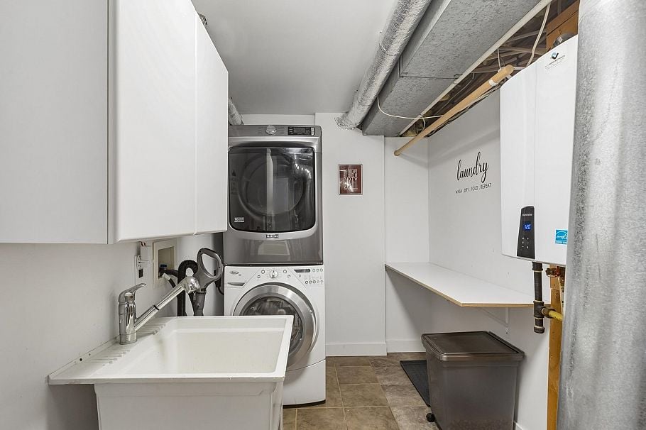 316 W 21st Street North Vancouver, BC - 26