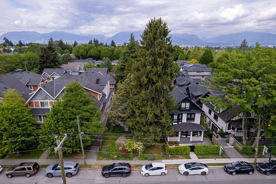 357 E 33rd Avenue Vancouver, BC - 37