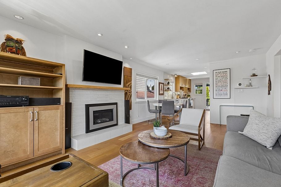 316 W 21st Street North Vancouver, BC - 6