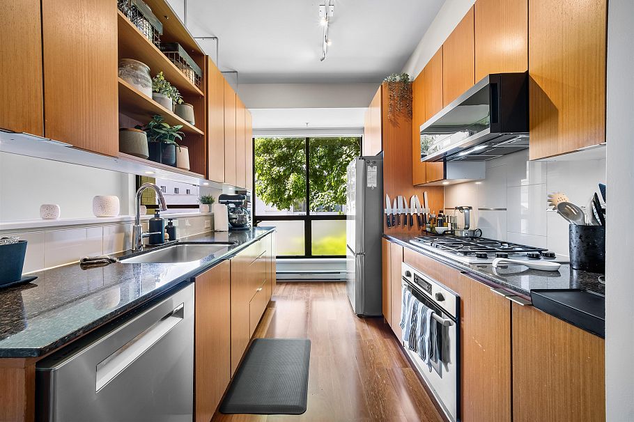 3750 Commercial Street Vancouver, BC - 3