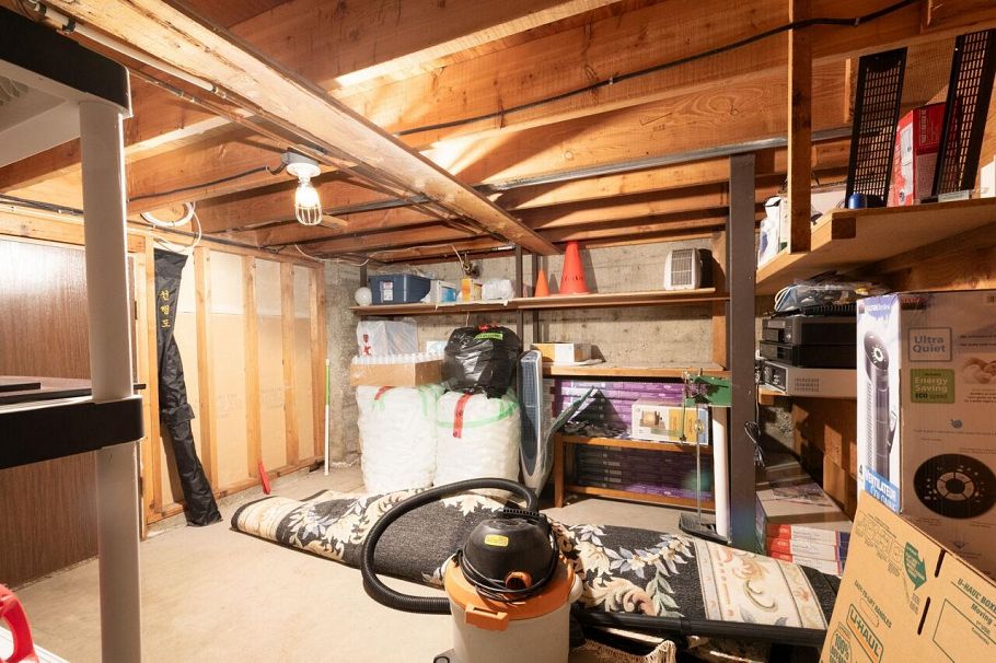 1285 Lucking Place North Vancouver, BC - 35