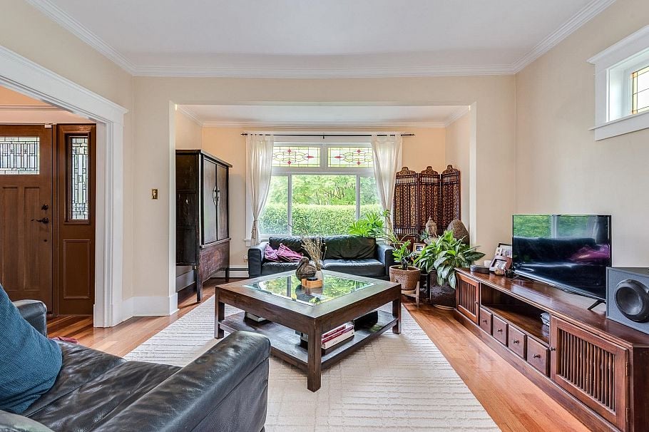 341 E 58th Avenue Vancouver, BC - 7