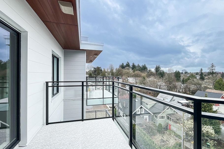 1680 E 12th Avenue Vancouver, BC - 21