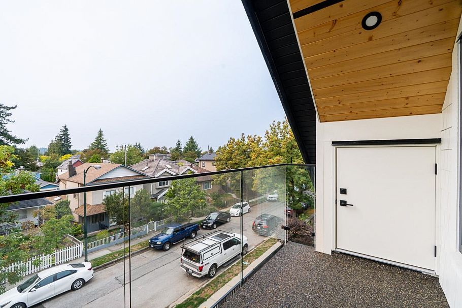 1 5304 Elgin Street Vancouver, BC - 23