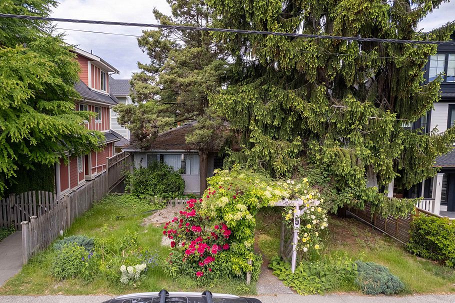 357 E 33rd Avenue Vancouver, BC - 36