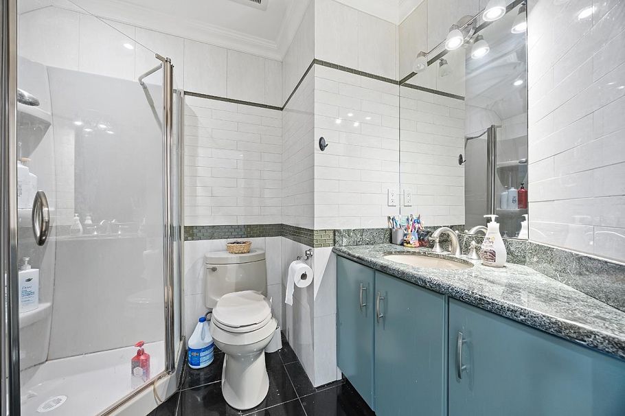 3582 Edgemont Boulevard North Vancouver, BC - 35