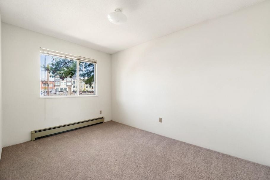 2547 E 34th Avenue Vancouver, BC - 8