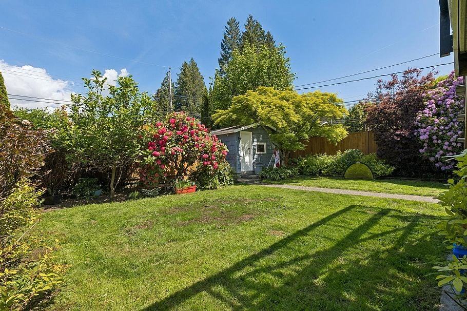 316 W 21st Street North Vancouver, BC - 38