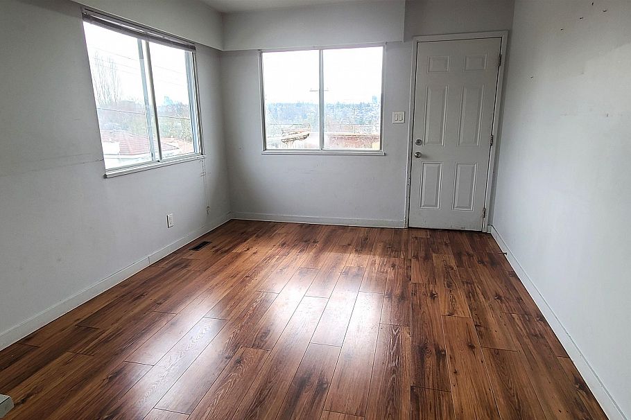 3280 E 6th Avenue Vancouver, BC - 5