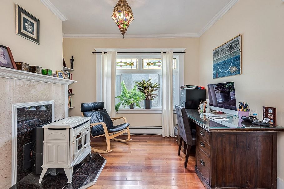 341 E 58th Avenue Vancouver, BC - 6