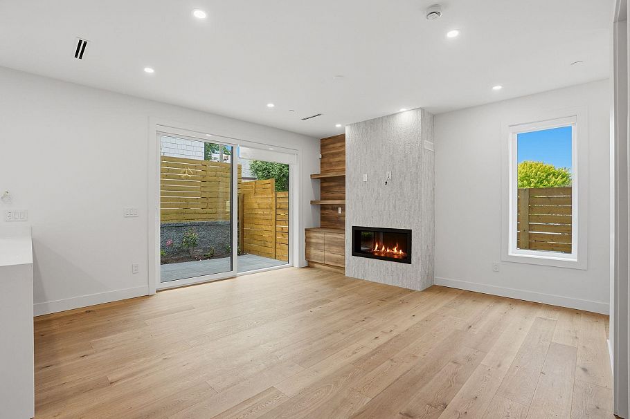 2 2438 E 20th Avenue Vancouver, BC - 17