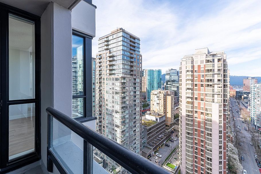2501 909 Mainland Street Vancouver, BC - 27