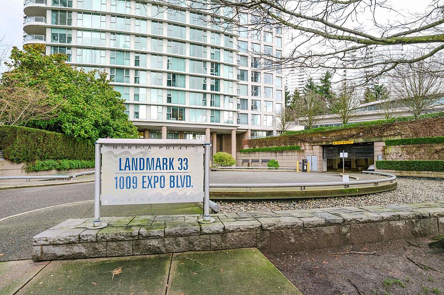 1001 1009 Expo Boulevard Vancouver, BC - 27