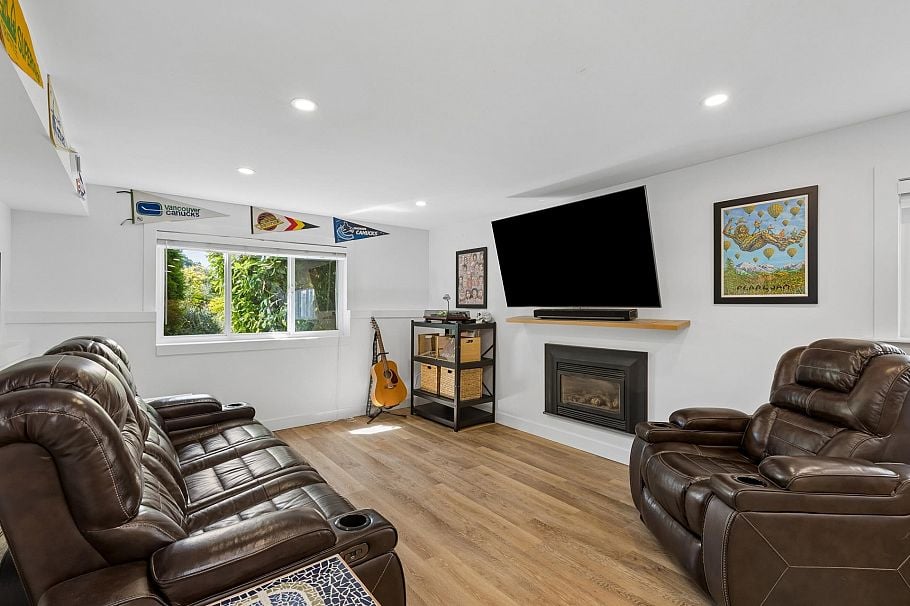 316 W 21st Street North Vancouver, BC - 28