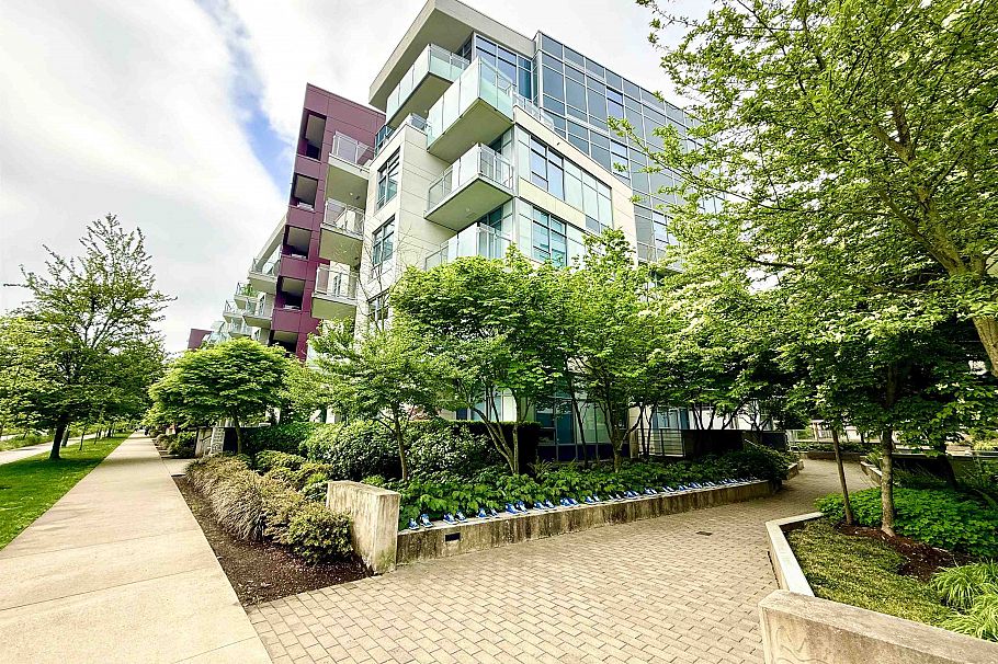305 5033 Cambie Street Vancouver, BC - 1