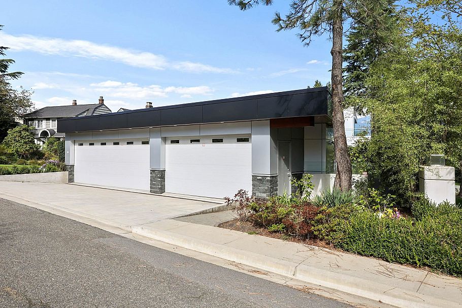 1909 Discovery Street Vancouver, BC - 40
