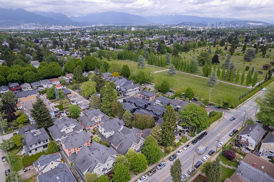 357 E 33rd Avenue Vancouver, BC - 35