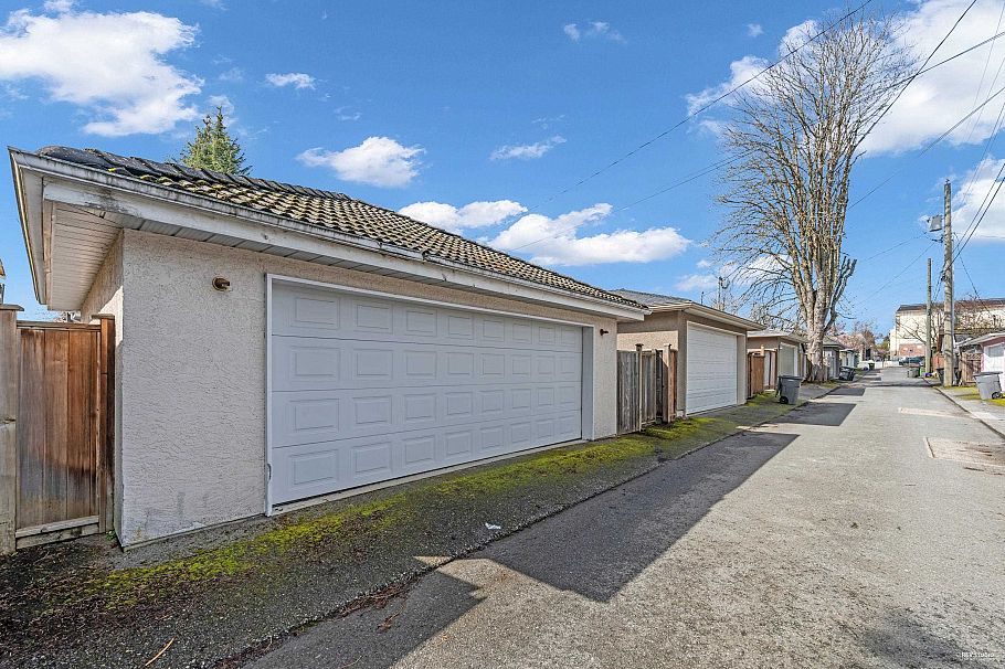 6388 Laburnum Street Vancouver, BC - 36