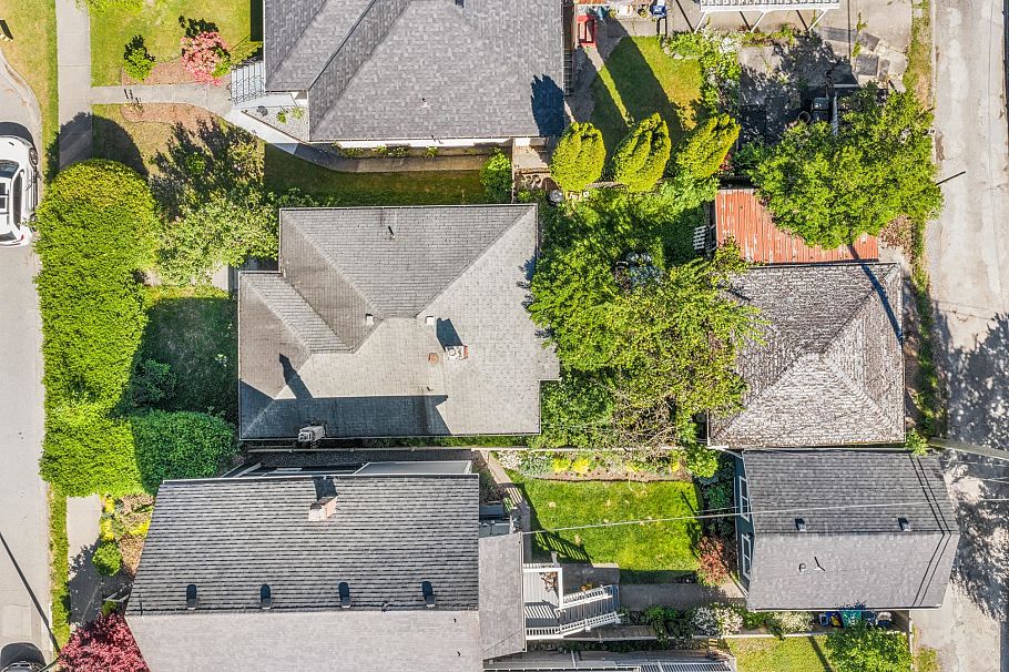 880 E 33rd Avenue Vancouver, BC - 1