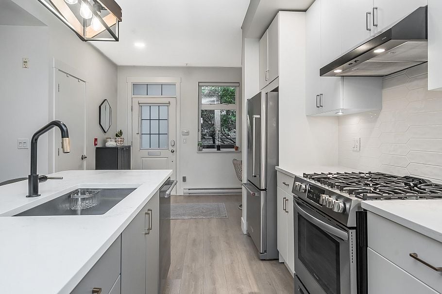 2268 St. George Street Vancouver, BC - 9