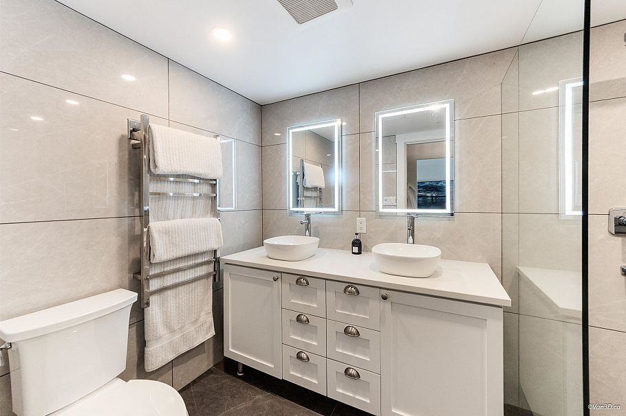 1017 W 8th Avenue Vancouver, BC - 26