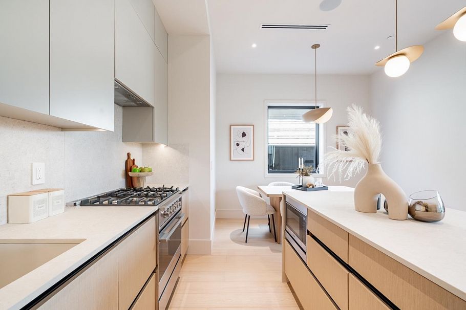 1 372 E 37th Avenue Vancouver, BC - 10