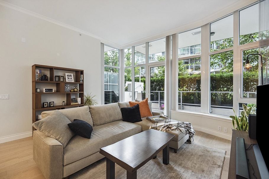 112 185 Victory Ship Way North Vancouver, BC - 3