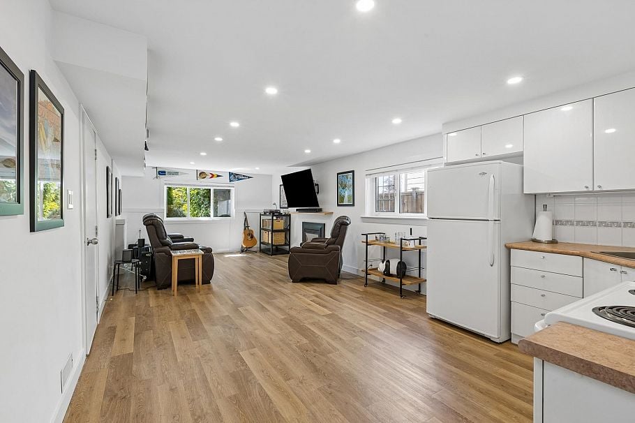 316 W 21st Street North Vancouver, BC - 27