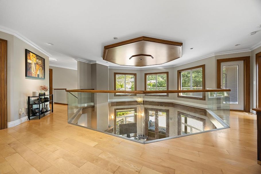 3582 Edgemont Boulevard North Vancouver, BC - 27