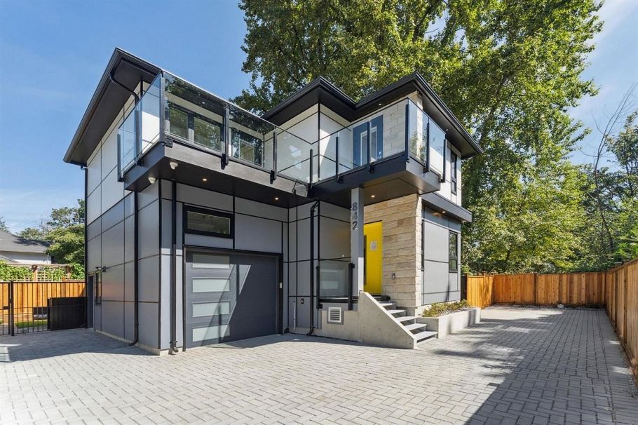 842 St. Denis Avenue North Vancouver, BC - 26