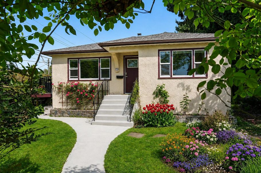 38 N Slocan Street Vancouver, BC - 1