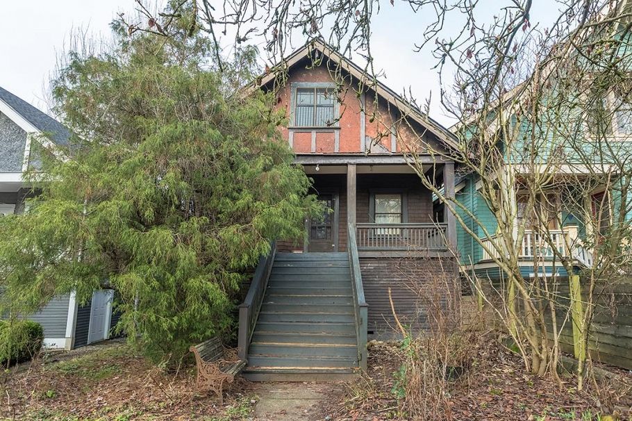 2155 W 45th Avenue Vancouver, BC - 1