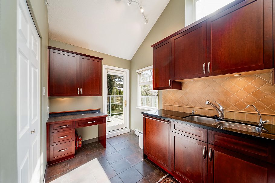 PH3 865 W 15 Avenue Vancouver, BC - 28